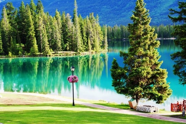 JohnnyJet,Lac Beauvert,Jasper BC, 2012-6