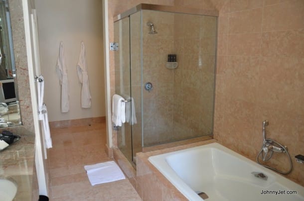 Bathroom from the opposite angle