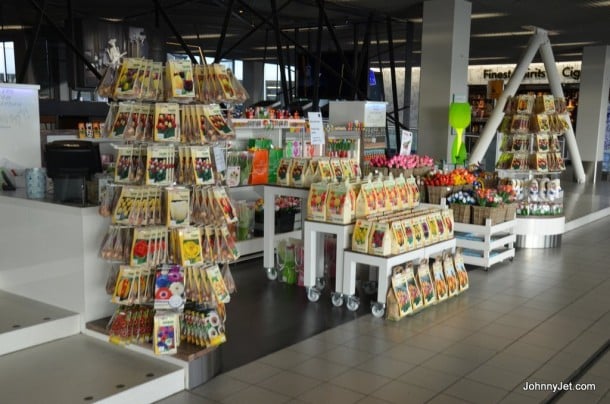 Love that you can buy tulips in Amsterdam Airport Schiphol 