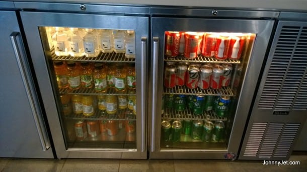 Porter Airlines free drinks in lounge