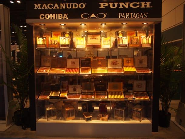 Cigars, friends of golf and business