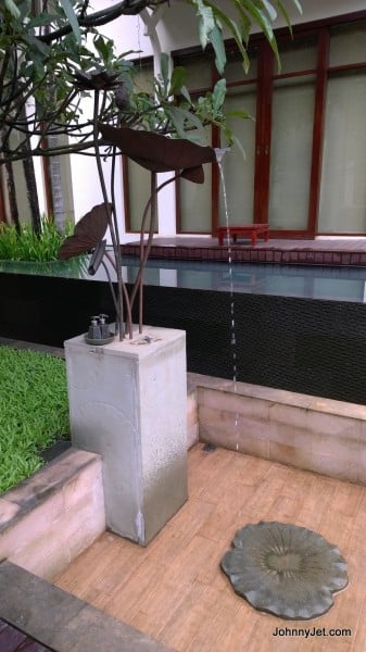 Anantara Angkor Resort pool shower