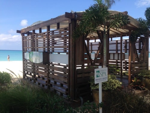 Hibiscus Spa's private cabana
