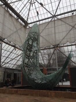 Frank Gehry’s Standing Glass Fish