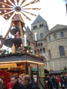 Market in front of the Dom