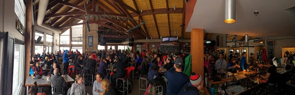 A busy aprés ski at Le Pub