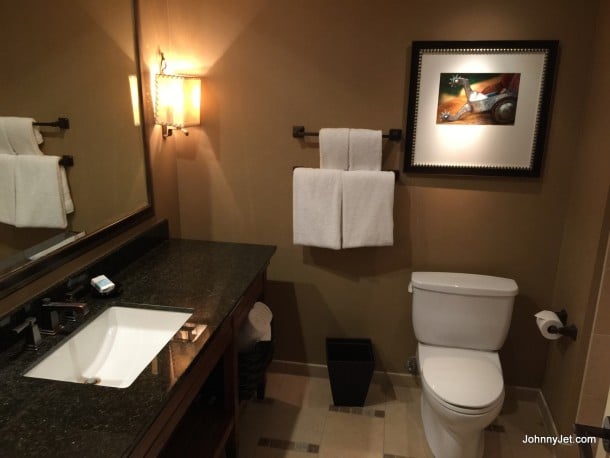 Omni Hotel Fort Worth bathroom