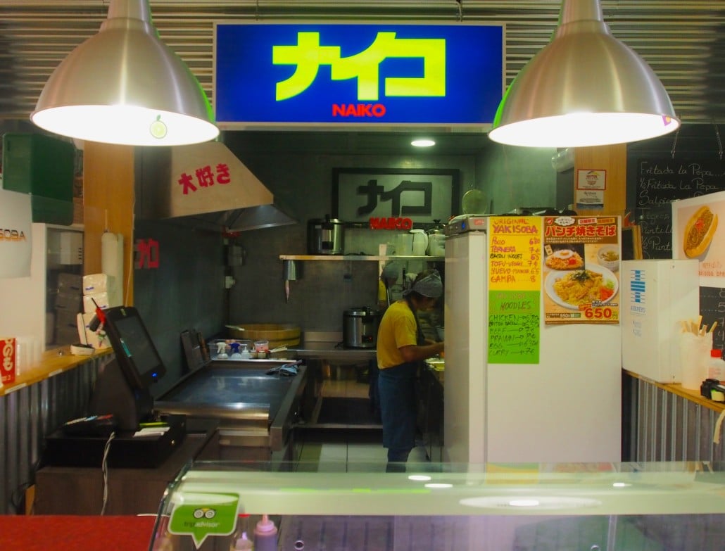 Naiko sushi at Mercado La Pepa