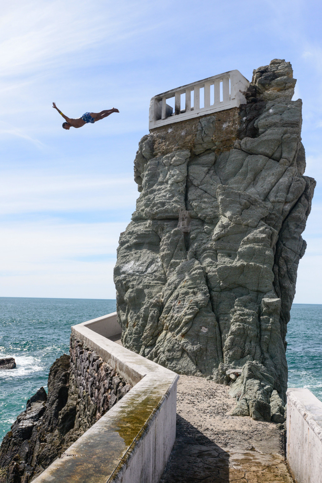 Those brave cliff divers at El Clavadista