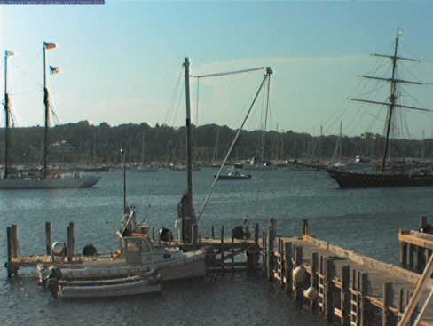 Screenshot from mvol.com/webcams/webcams-overlooking-marthas-vineyard-shipyard
