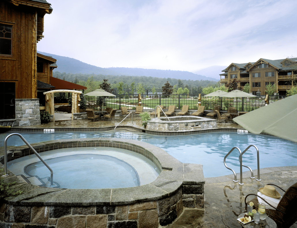 Heated outdoor pools (Credit: Whiteface Lodge)