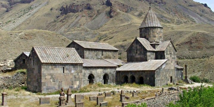 Armenia’s Vorotnavank monastic complex