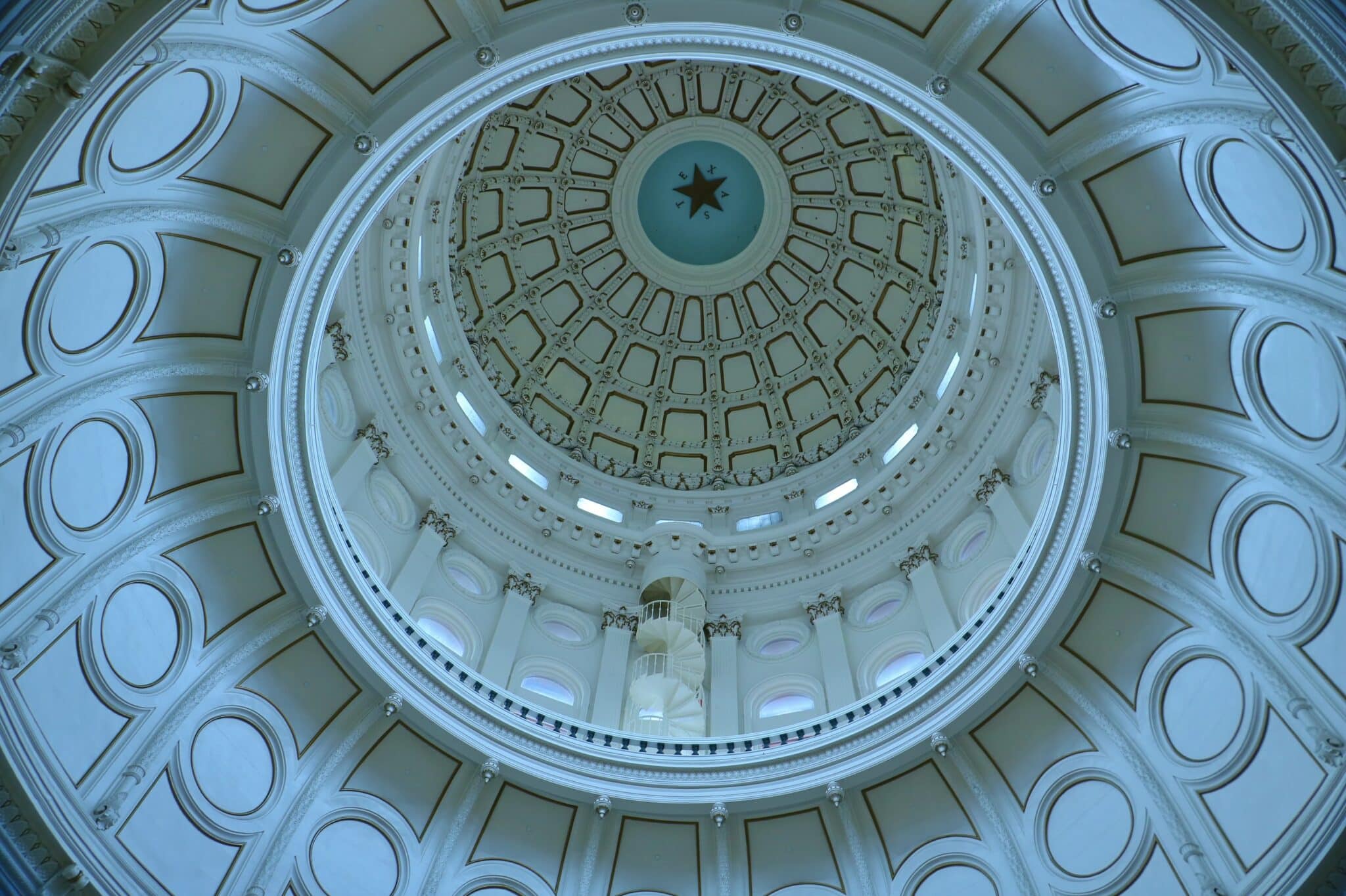 Looking up at the dome from the floor of the Texas State Capitol