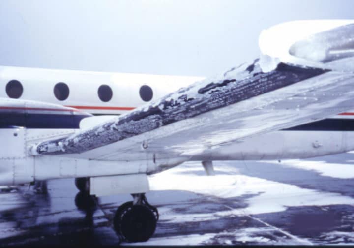An icing wing of a Beechcraft 1900 (Credit: flightopsresearch.org)