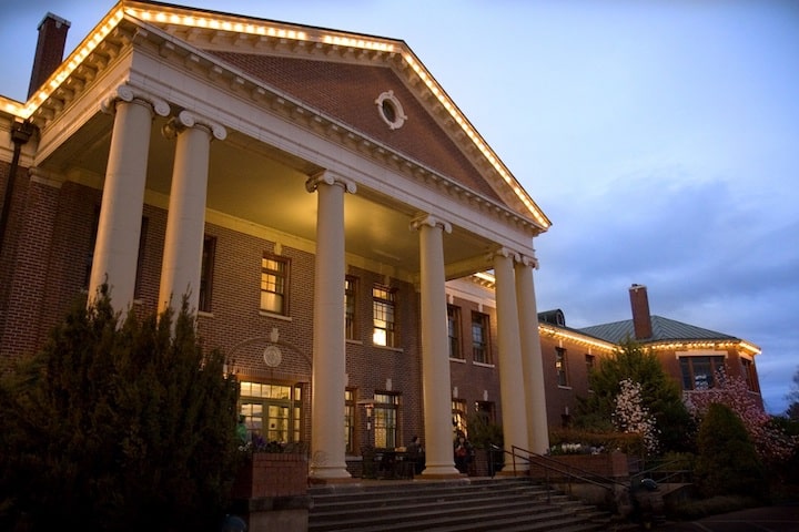 McMenamins Grand Lodge (Credit: Ken Kochey)
