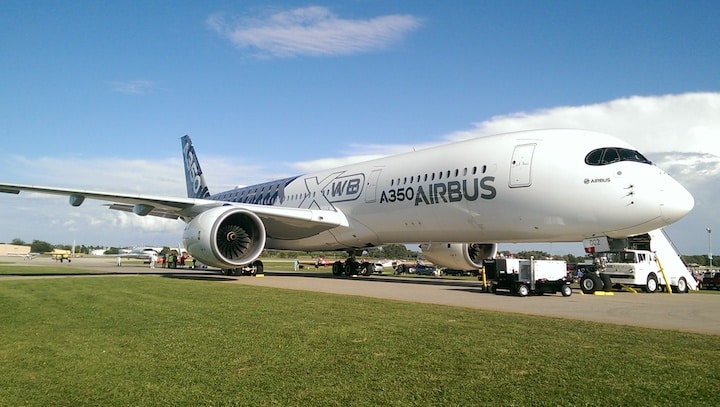 The Airbus A350 uses 10 wheels to spread its weight across the pavement (Credit:Spencer Marker)
