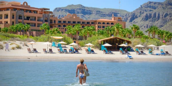 Shallow, warm, clear waters of Bazante Bay in front of Villa de Palmar Resort & Spa at the islands of Loreto