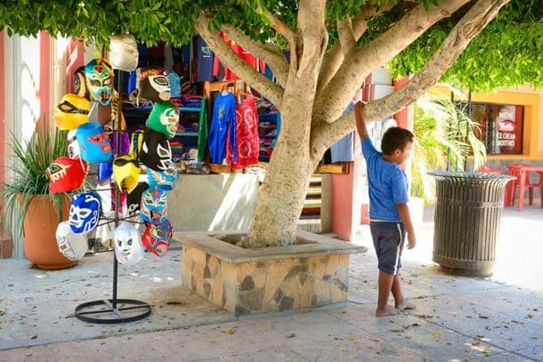 The sleepy town of Loreto: lots of shops with no hard selling
