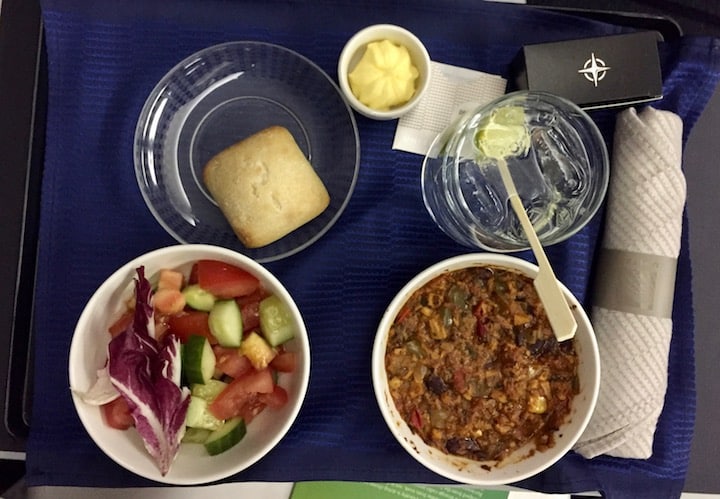 Vegetarian chili with a gin & tonic