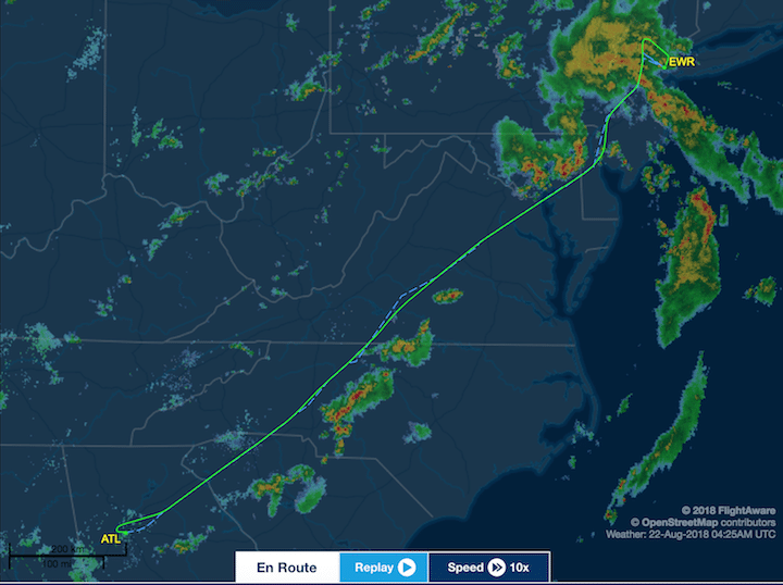 Pilots deviate around thunderstorms (Credit: FlightAware)