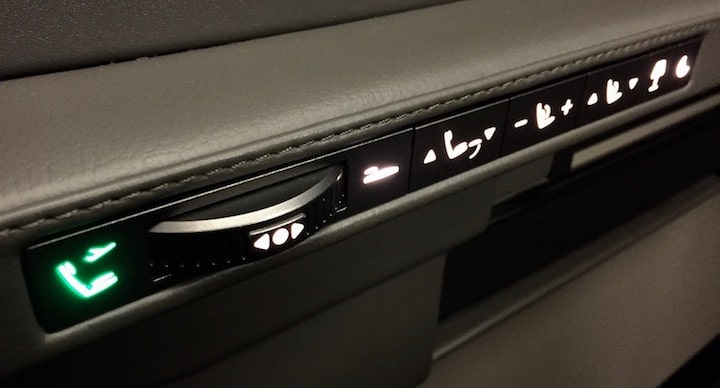 Controls for adjusting and flattening the Polaris seat