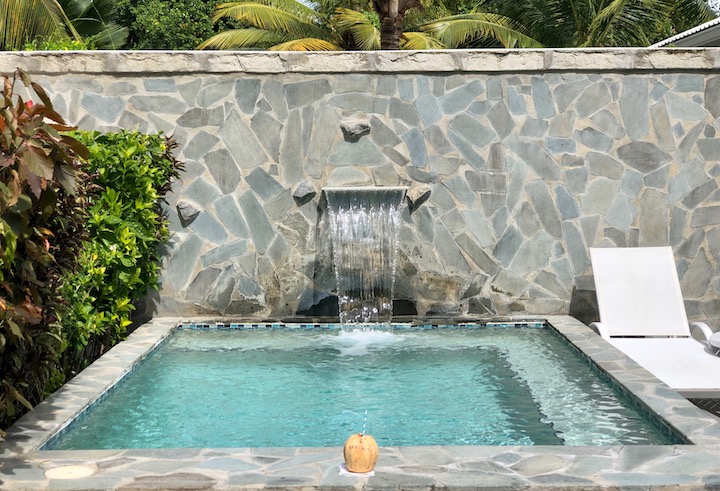 Plunge pool at villa 810