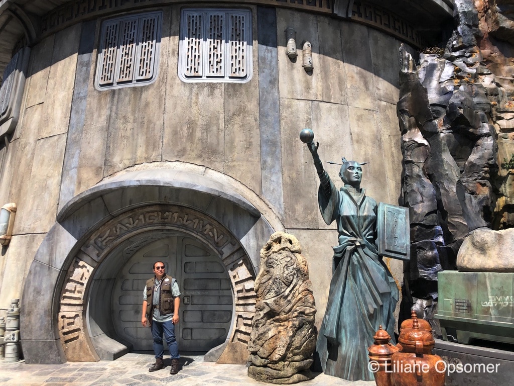 Dok-Ondar's Den of Antiquities is home to artifacts from all over the galaxy