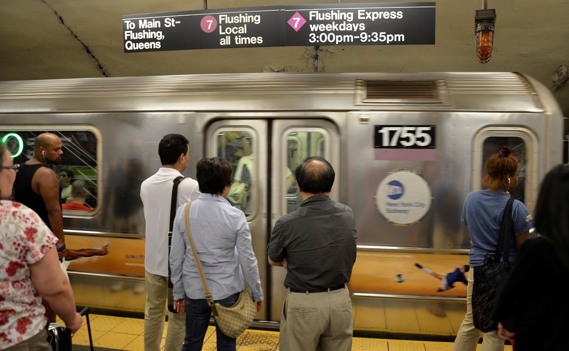 4 Things Bradley Cooper Did Wrong Before NYC Subway Knifepoint Hold Up